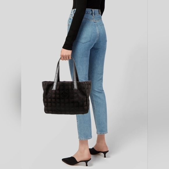 🔥EUC CHANEL VINTAGE TRAVEL LIGNE TOTE BAG - Picture 4 of 14